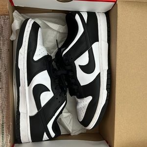Nike panda dunks